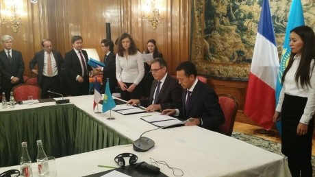 Signing Ceremony Paris Nov 2015